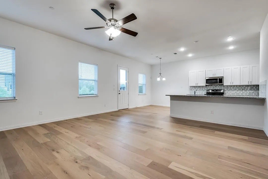 1935 Bethlehem St - Photo 3 of 14