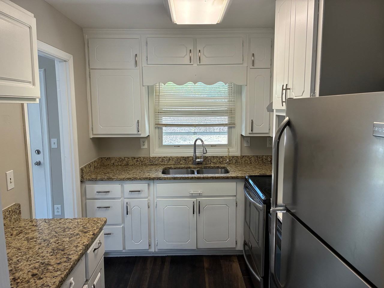 537 Reba Rd - Photo 7 of 28