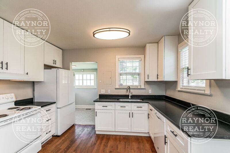 1925 Washington St - Photo 3 of 16