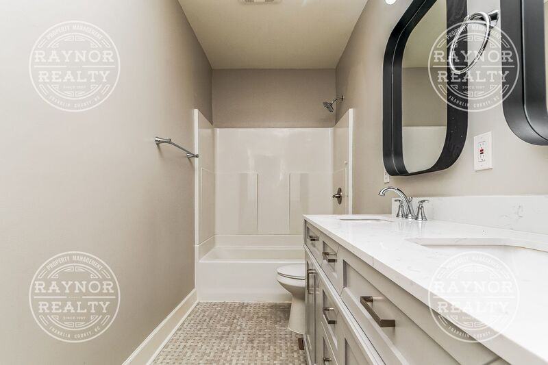 1925 Washington St - Photo 5 of 16