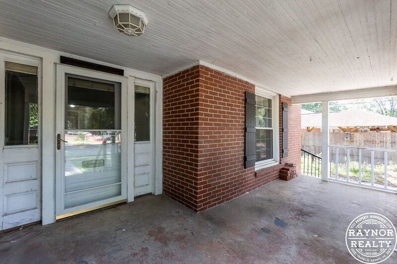 223 S Main St - Photo 4 of 37