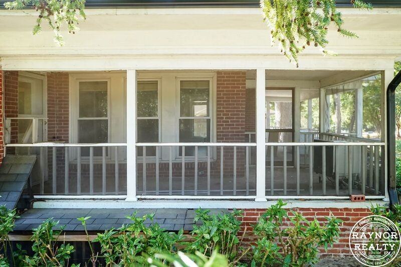 223 S Main St - Photo 6 of 37