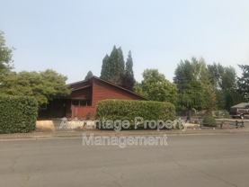 2538 Se Thompson St - Photo 1 of 1