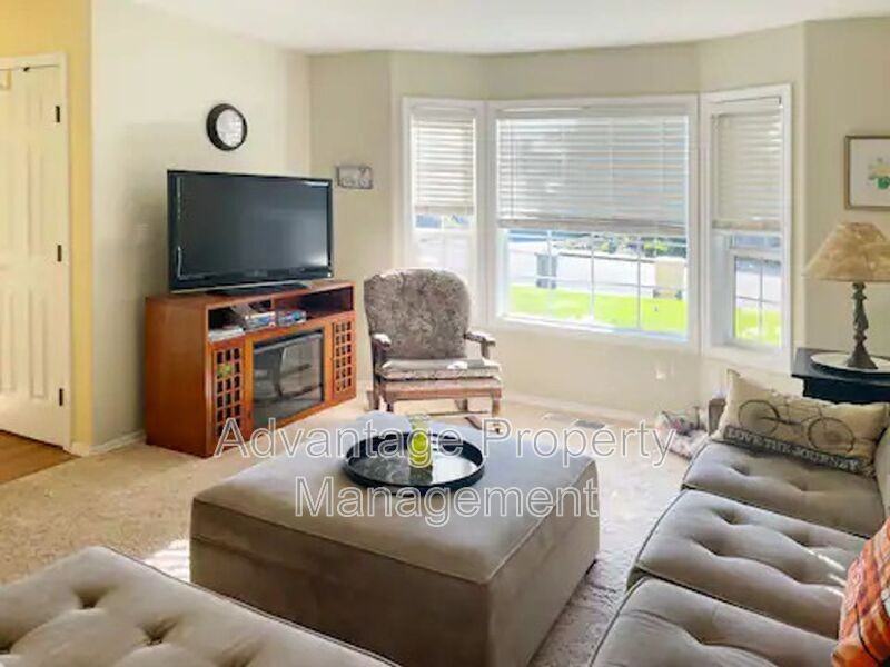 1622 Sw Country Club Pl - Photo 3 of 22