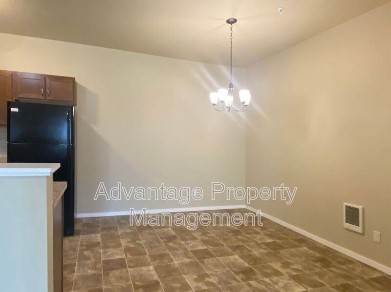 515 Catron St N #515-07 - Photo 7 of 46