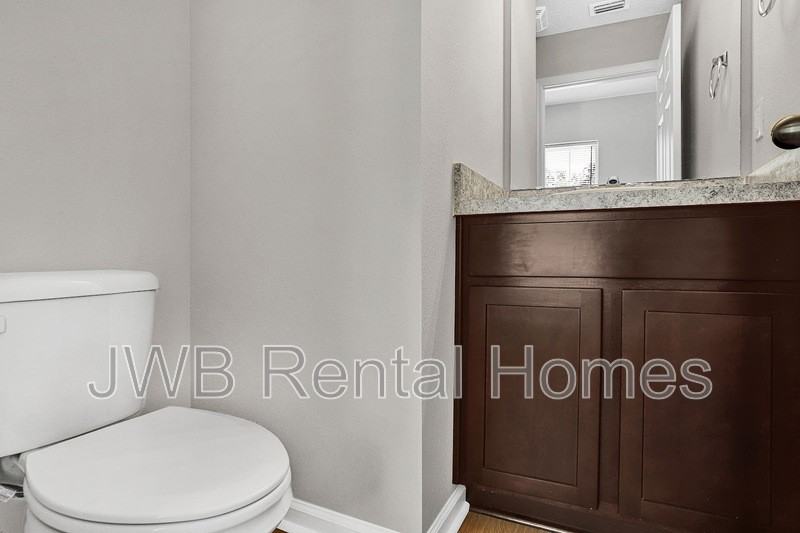 1617 Windle St - Photo 7 of 15