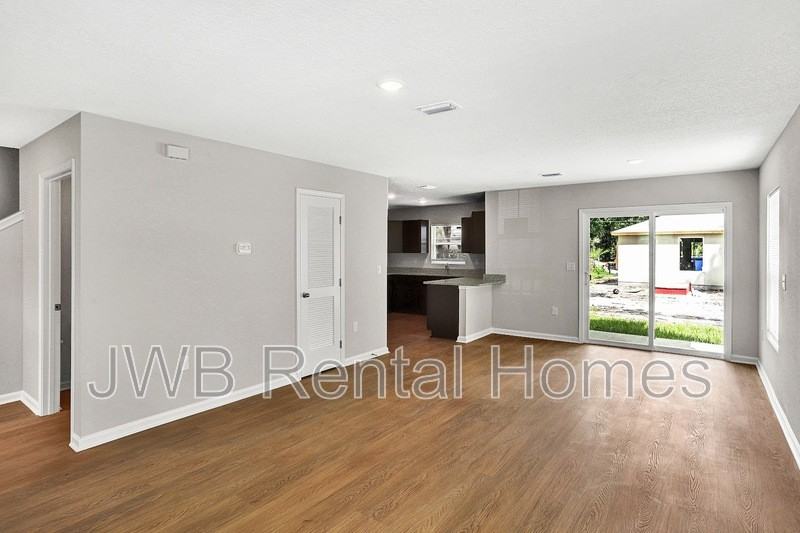 1619 Windle St - Photo 4 of 15