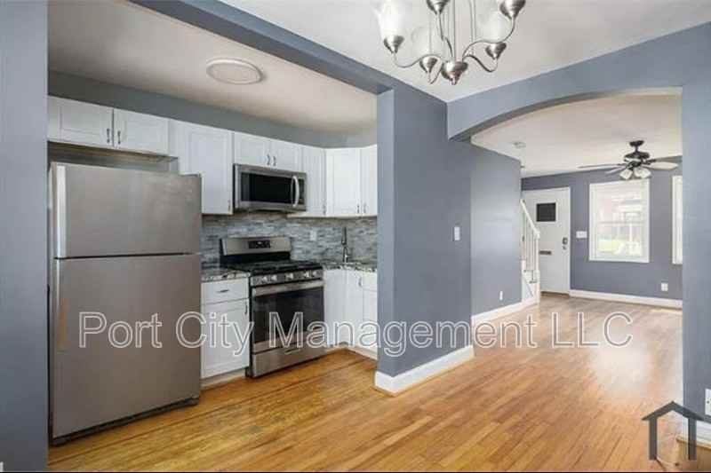 6816 Gough St - Photo 5 of 17