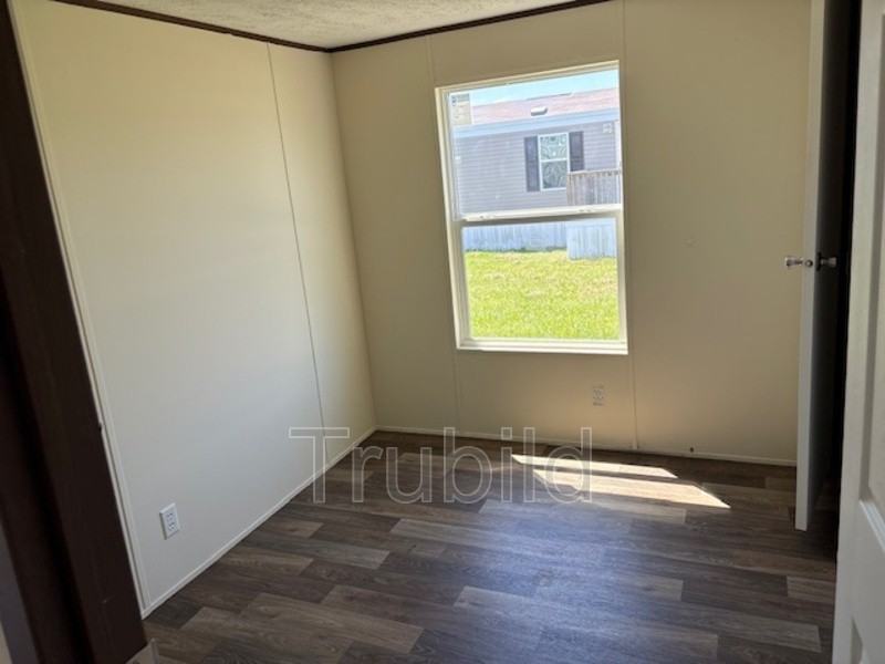 698 Milan Ave - Photo 6 of 11