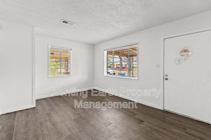 1245 Rayfield Drive - Photo 7 of 14