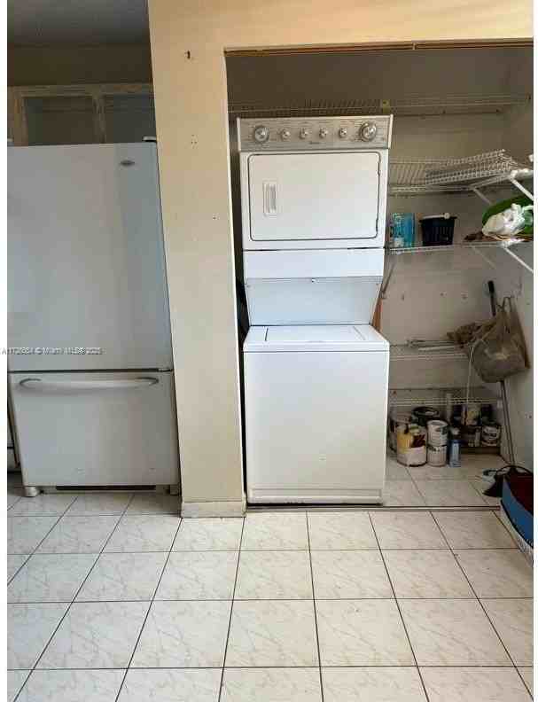 117 Lake Emerald Dr #202 - Photo 5 of 45