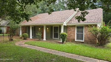 featured image of 405 Brentwood Dr