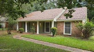 405 Brentwood Dr - Photo 1 of 1
