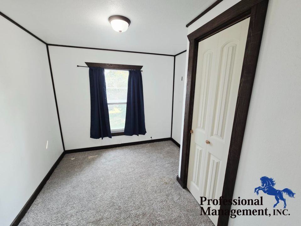 431 Badger Sq - Photo 6 of 8
