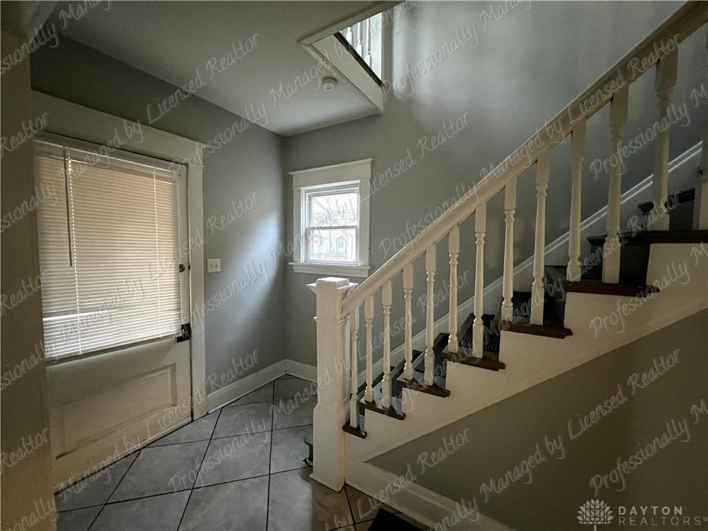 124 N Grimes St - Photo 4 of 21