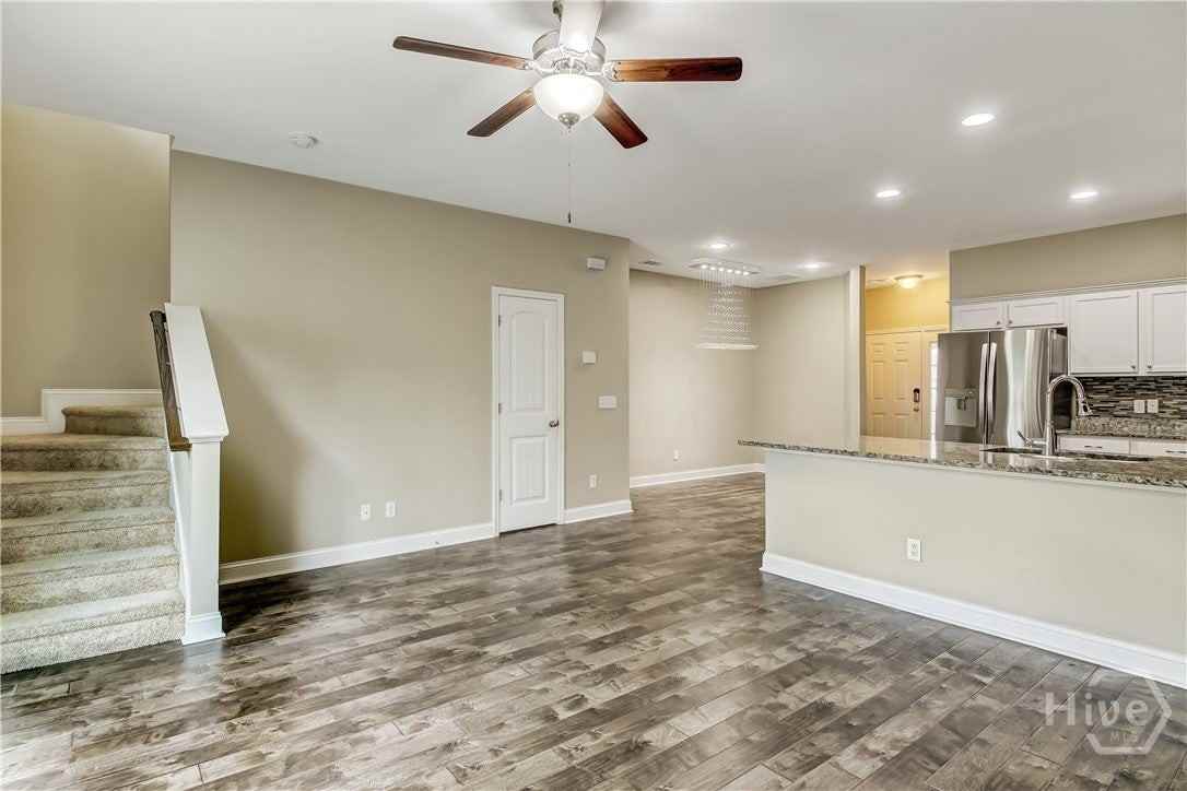 303 Ferguson Ln - Photo 5 of 24