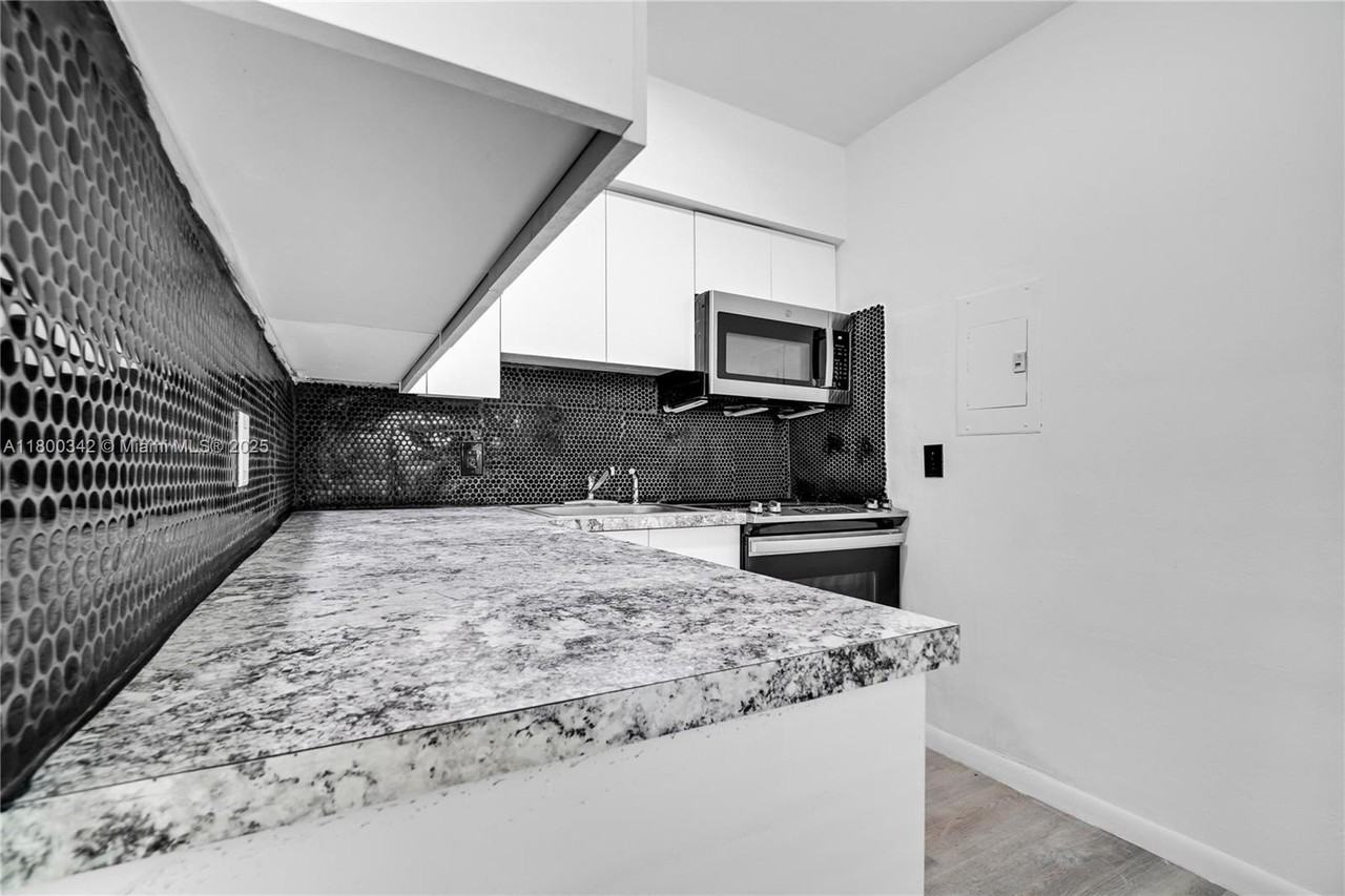 46 Nw 62nd St #4 - Photo 3 of 24