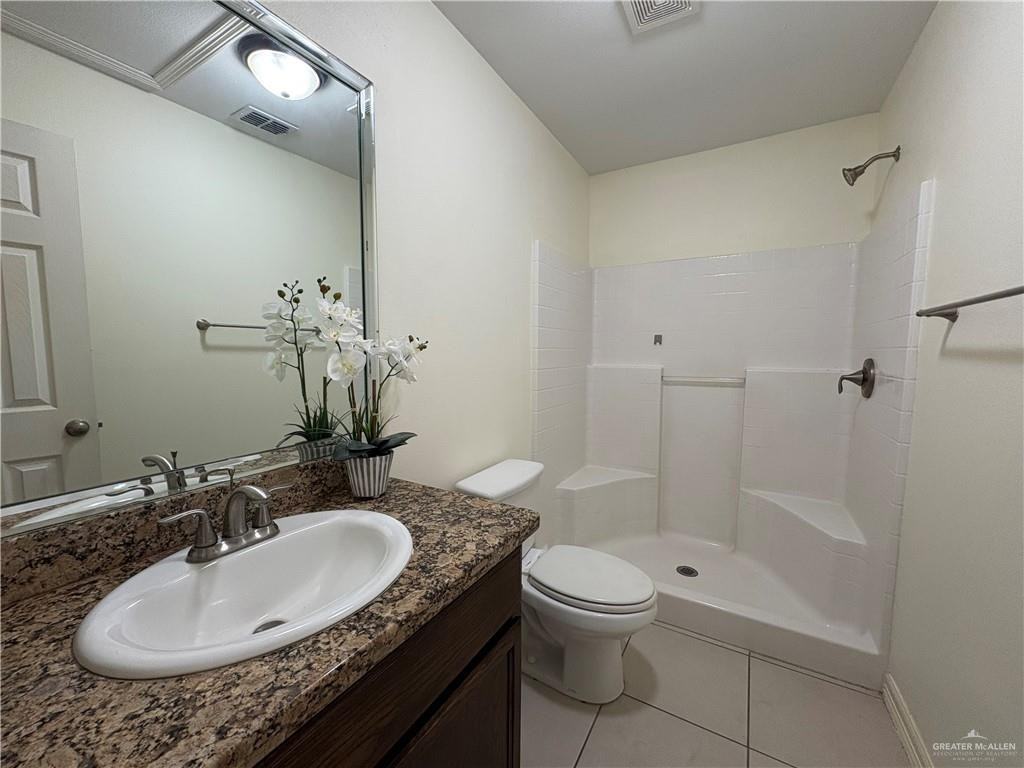 1301 W Kennedy St - Photo 7 of 12