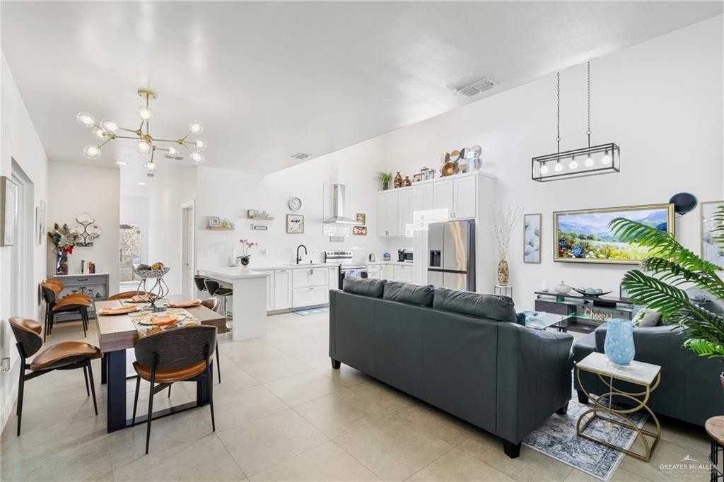 2625 Warbler Ave - Photo 3 of 28