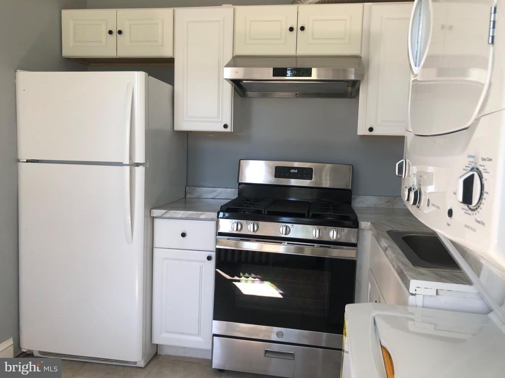 1148 E Landis Ave - Photo 3 of 27