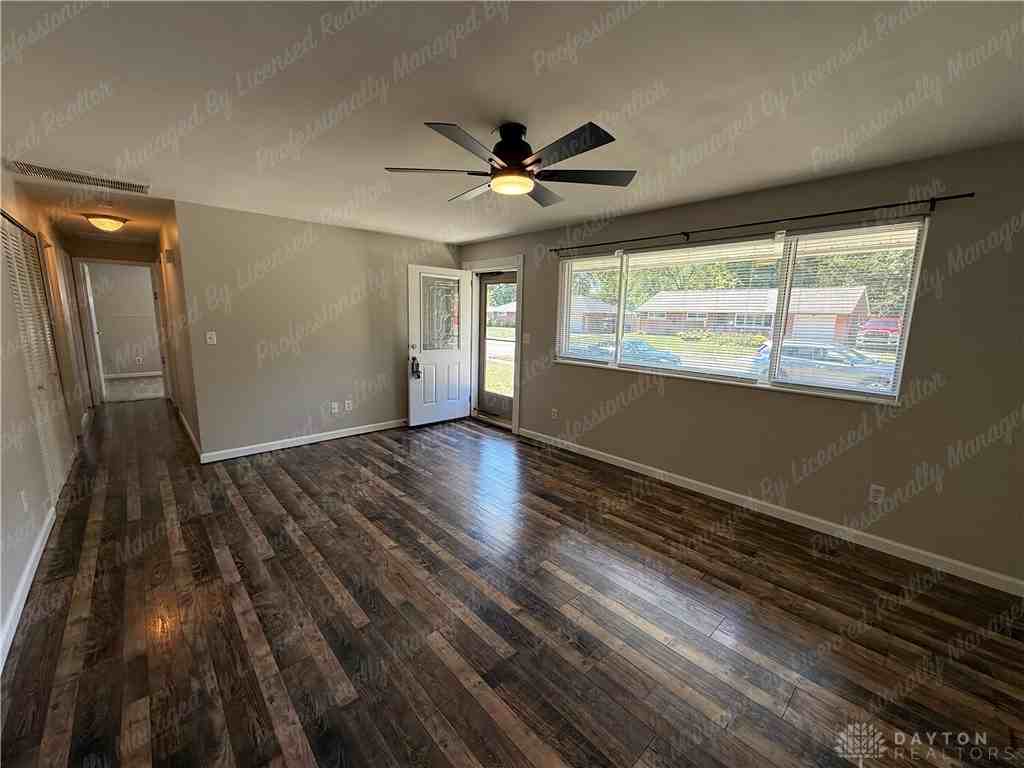 5678 Tomberg St - Photo 6 of 33