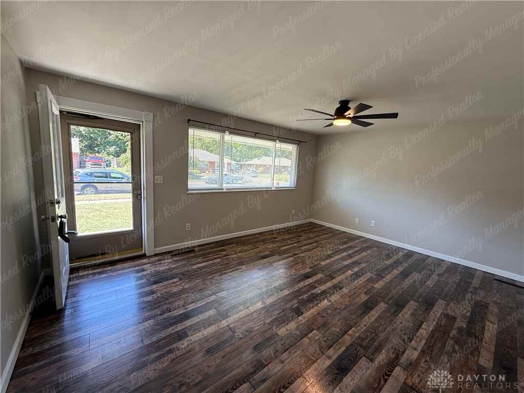 5678 Tomberg St - Photo 7 of 33