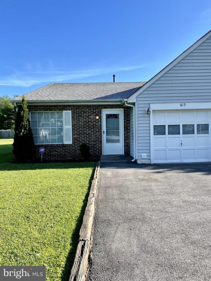 613 Plain Rd - Photo 3 of 24