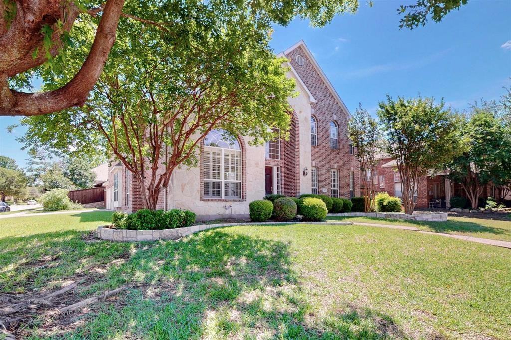 416 Creekside Dr - Photo 2 of 38