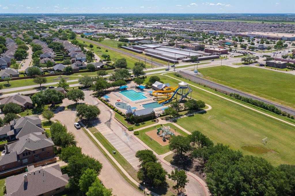 416 Creekside Dr - Photo 4 of 38