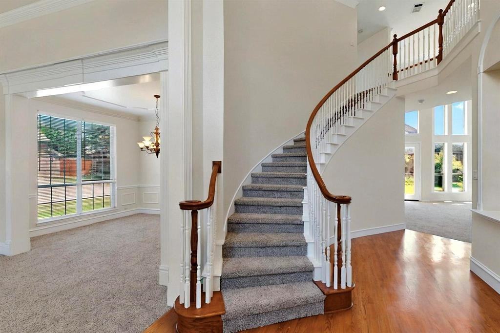 416 Creekside Dr - Photo 5 of 38