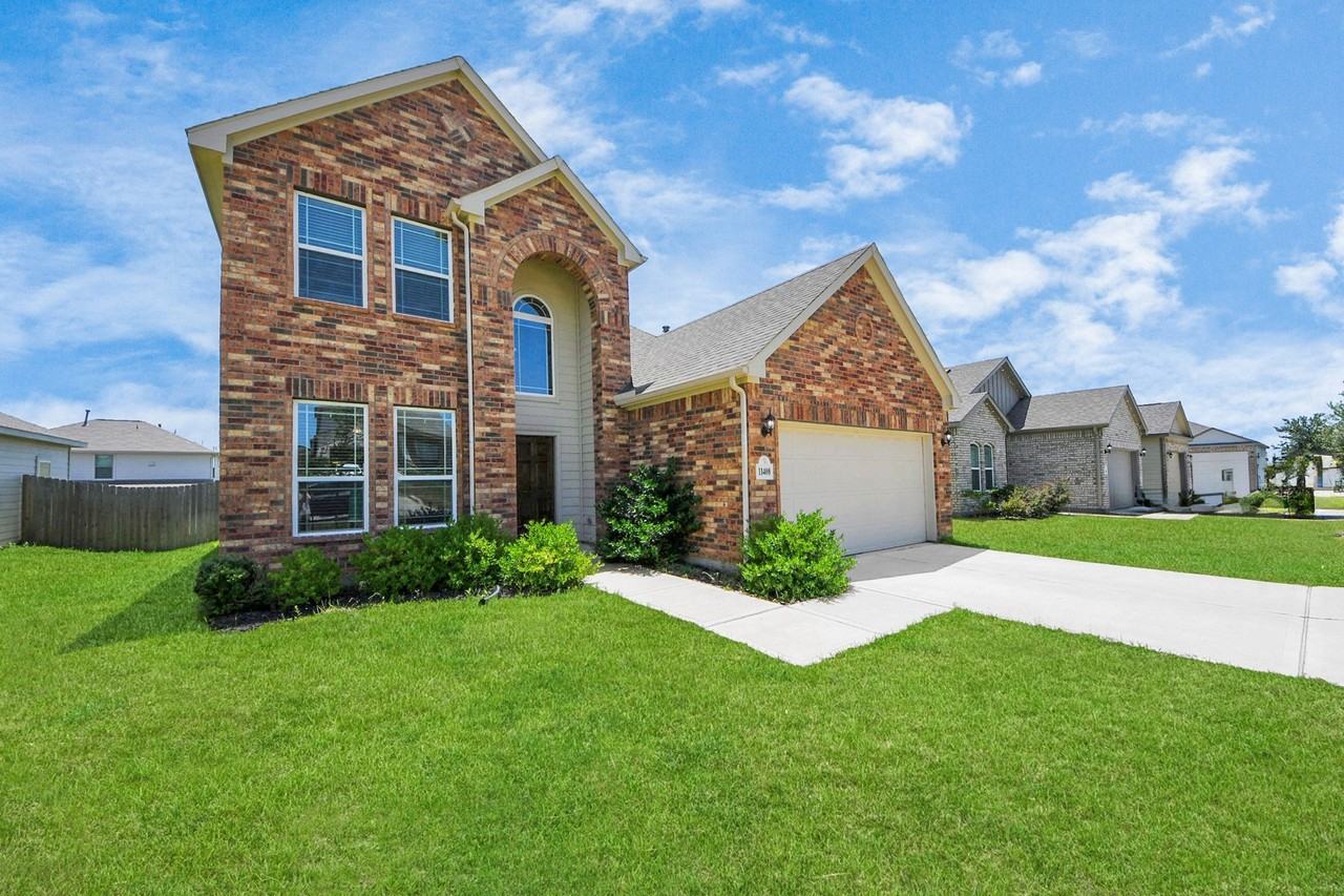 11408 Natalia Ln - Photo 5 of 41