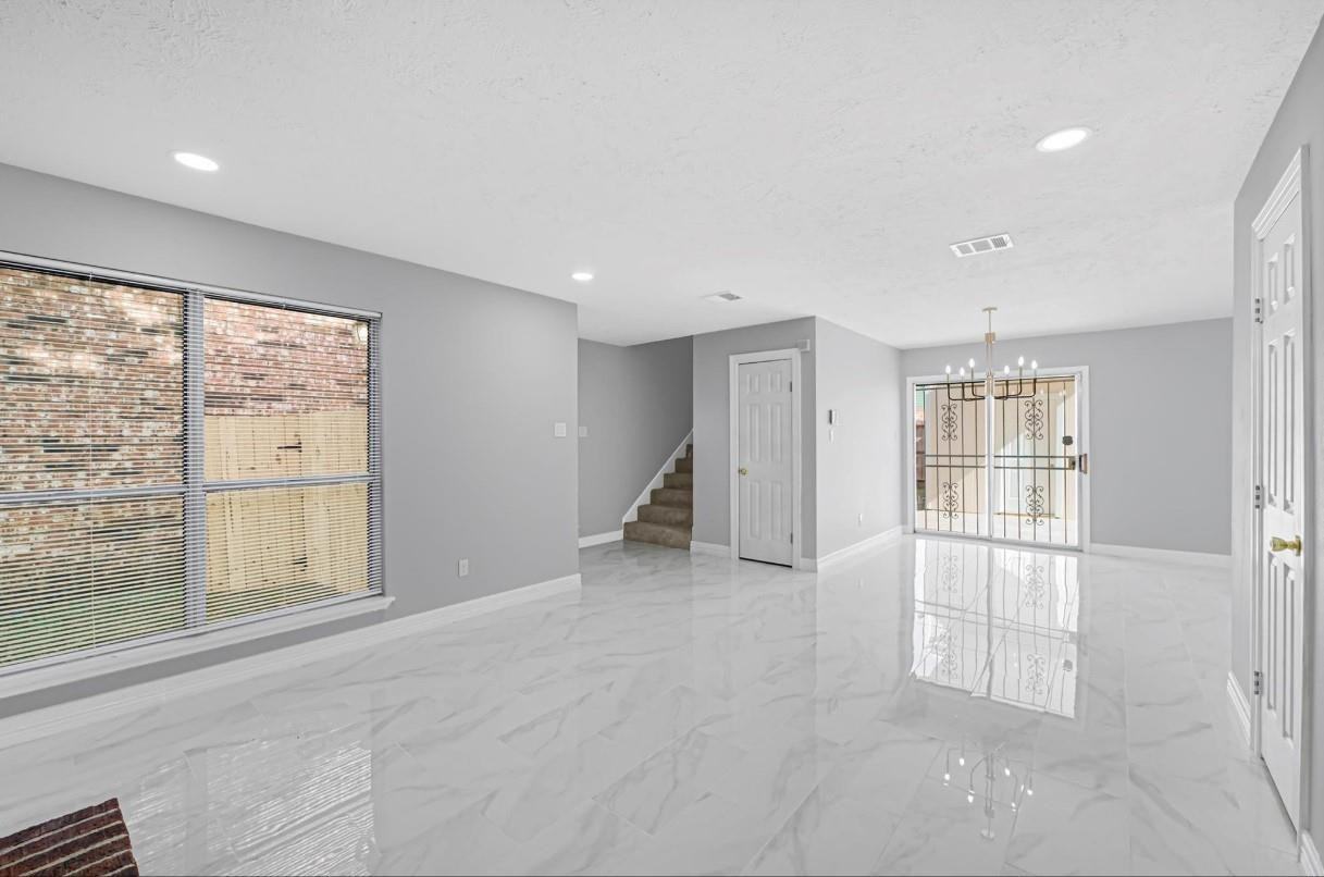 6326 Cambridge Glen Ln - Photo 3 of 21