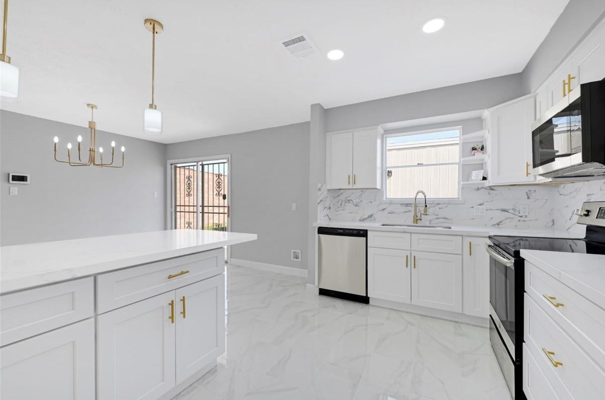 6326 Cambridge Glen Ln - Photo 5 of 21