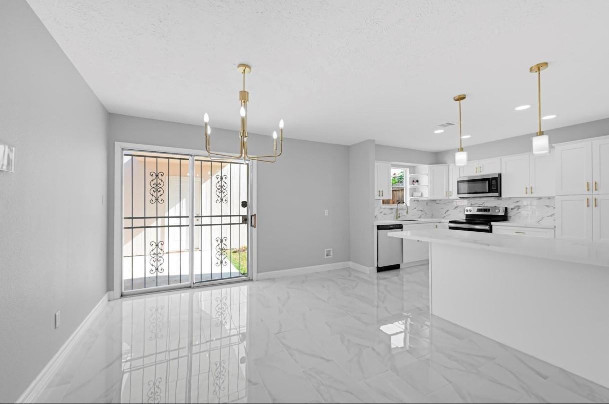 6326 Cambridge Glen Ln - Photo 6 of 21