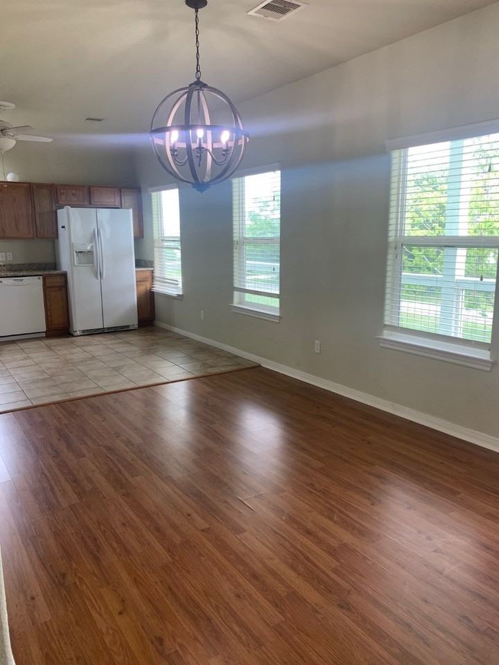 909 Gruenwald Ave - Photo 3 of 6