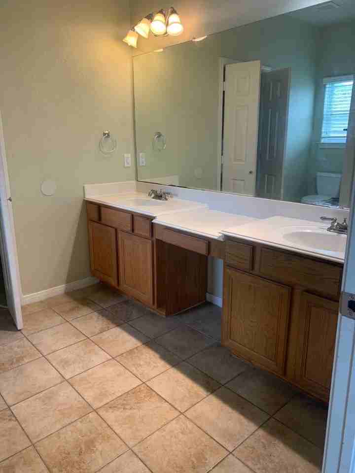 909 Gruenwald Ave - Photo 6 of 6