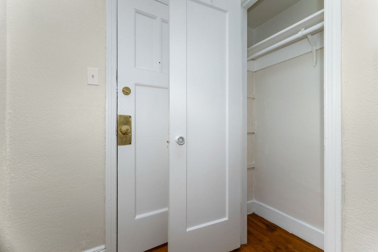 1405 Franklin - Photo 6 of 17