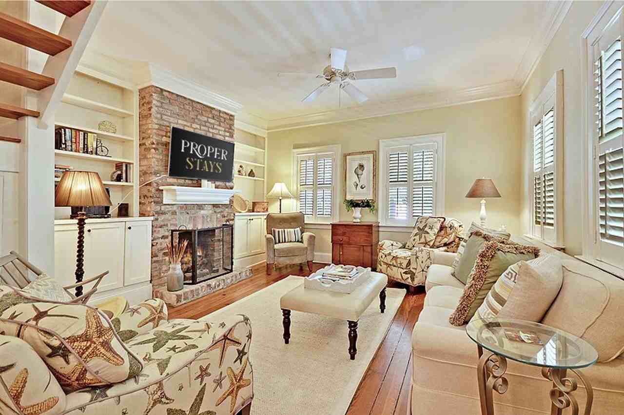 65 Alexander St - Photo 2 of 24