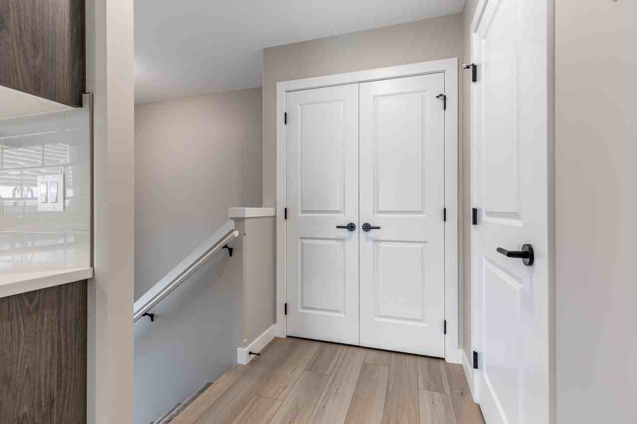 2 - 188 Somerset Way Southeast - Photo 2 of 26