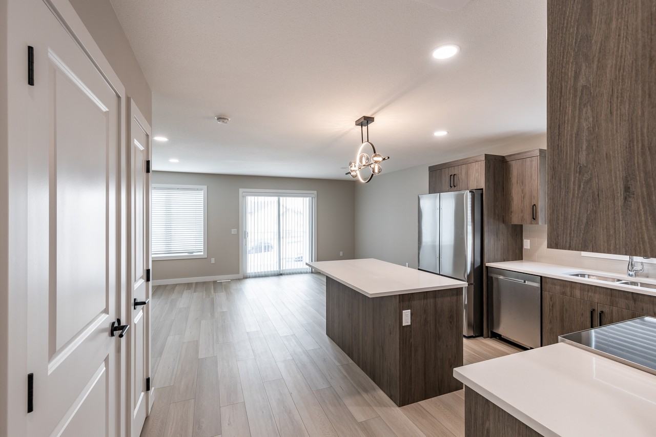 2 - 188 Somerset Way Southeast - Photo 3 of 26