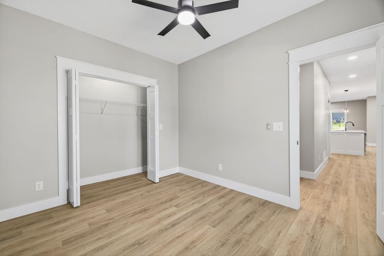 902 N Madison St - Photo 5 of 10