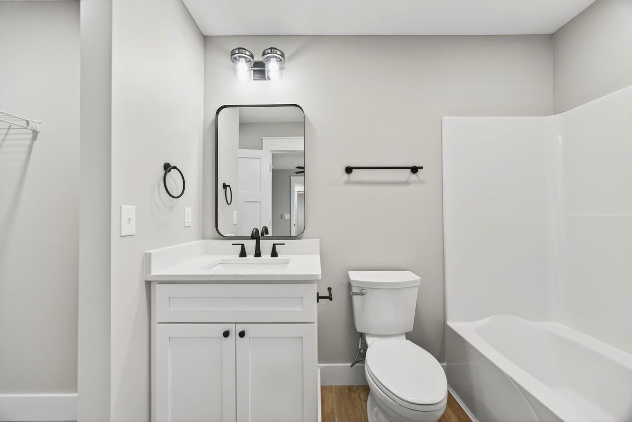 902 N Madison St - Photo 7 of 10