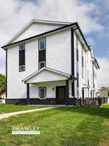 ***August 2025*** Brand New Luxury Build! 4 Bed, 4 Bath Townhome! - Photo 1 of 1