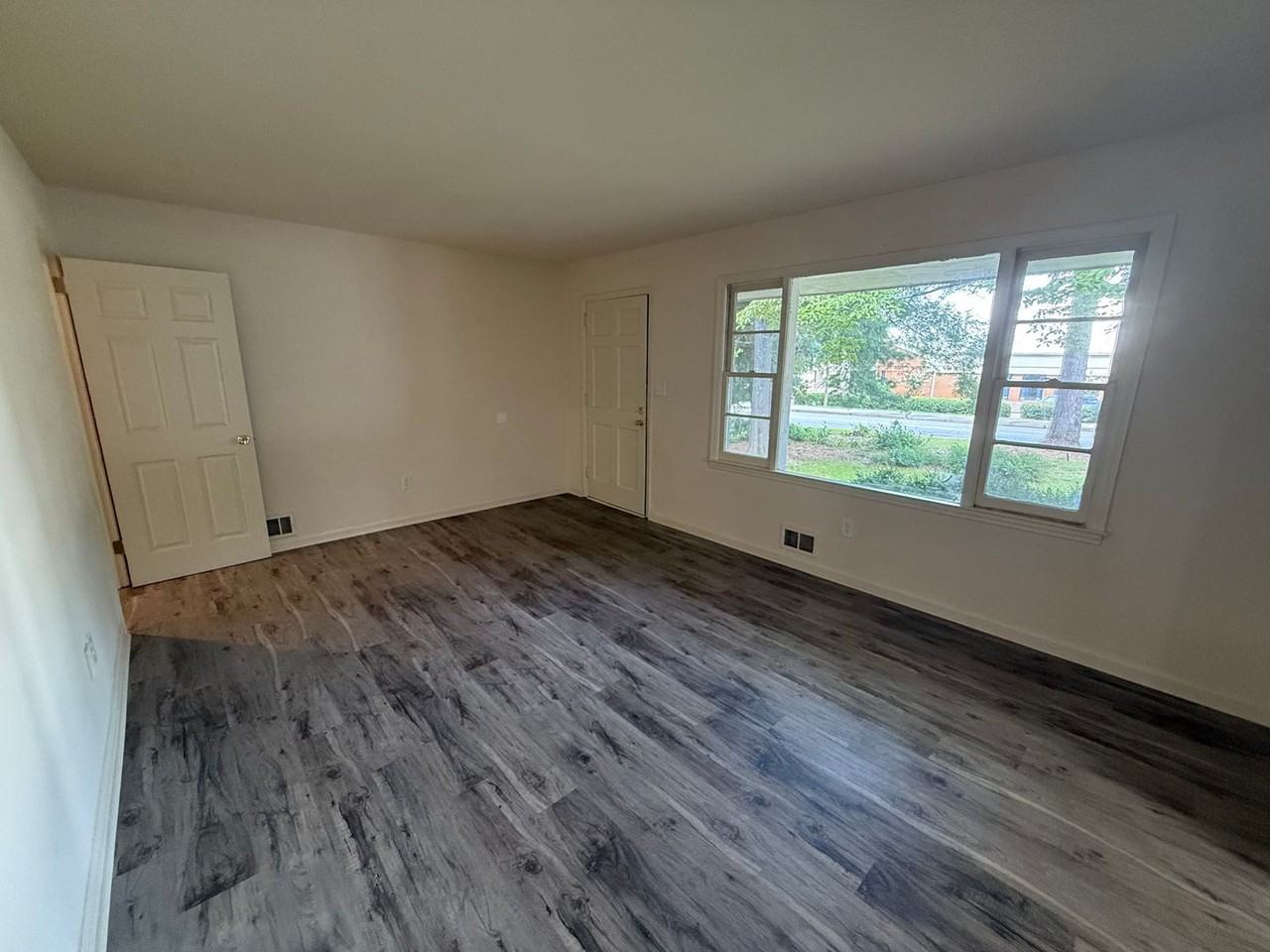 140 Forest Rd - Photo 3 of 24