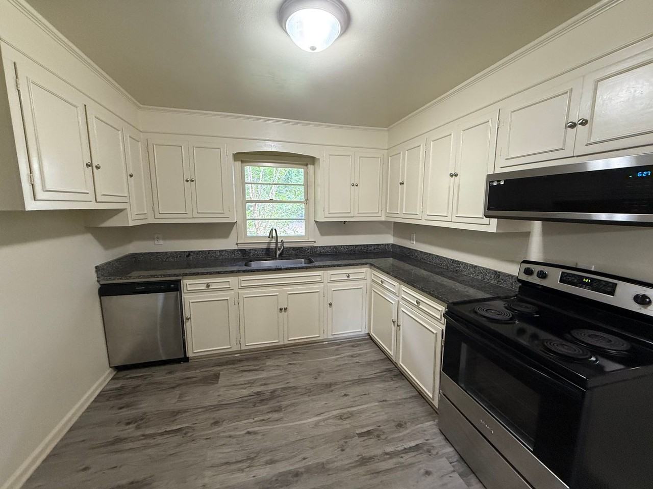 140 Forest Rd - Photo 6 of 24