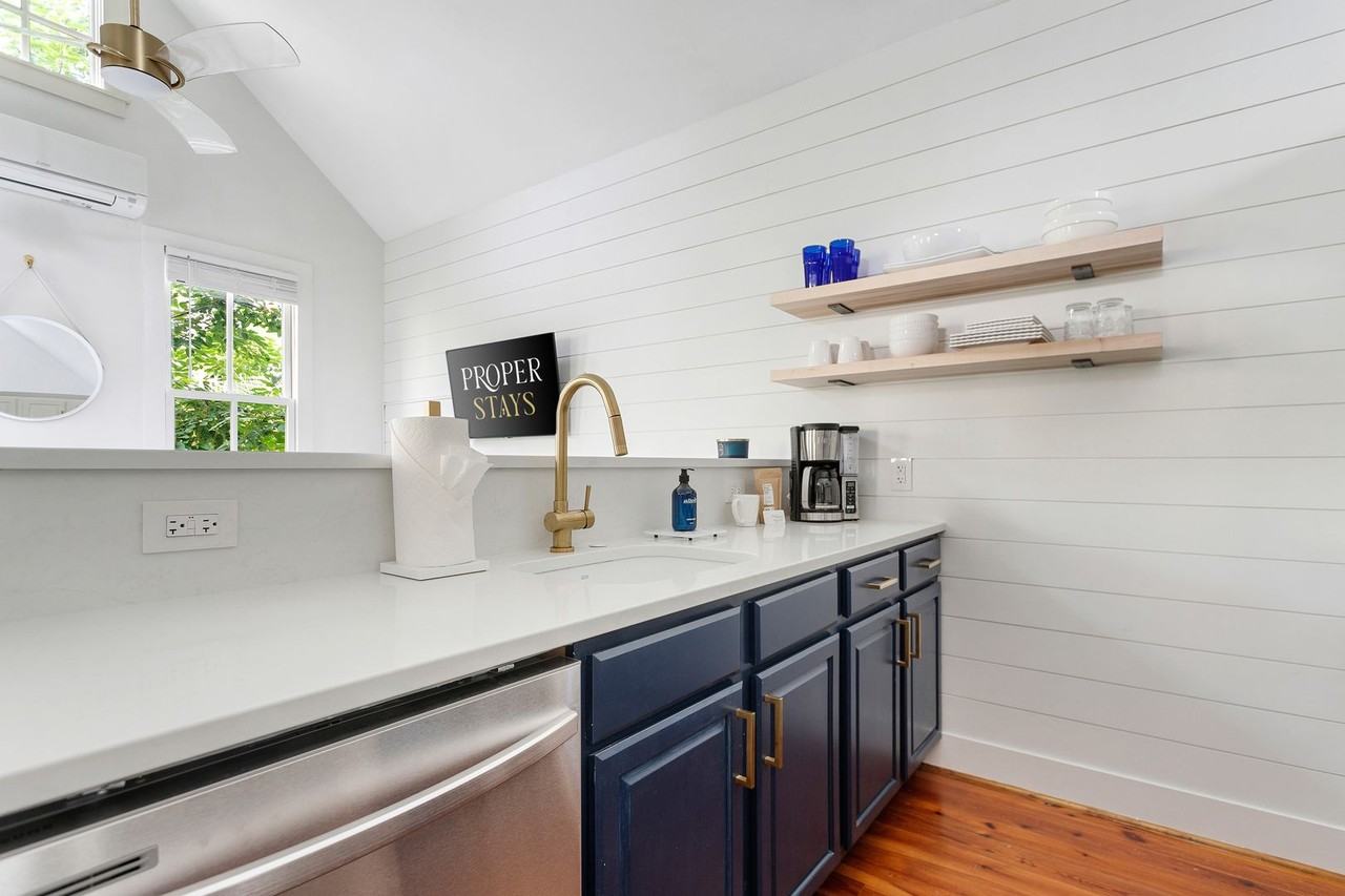 4 Ashe St #D - Photo 3 of 21