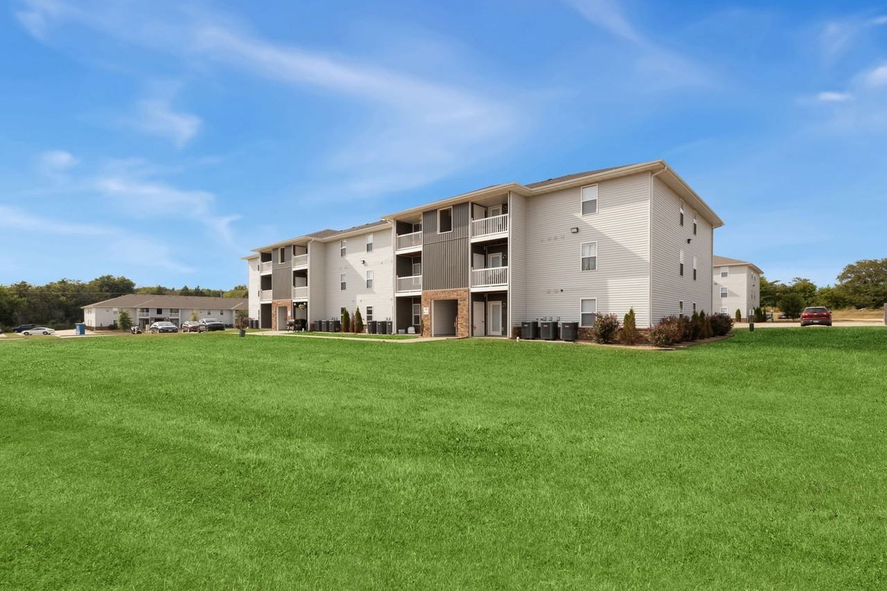 Megan Lane Apartments - Photo 3 of 15