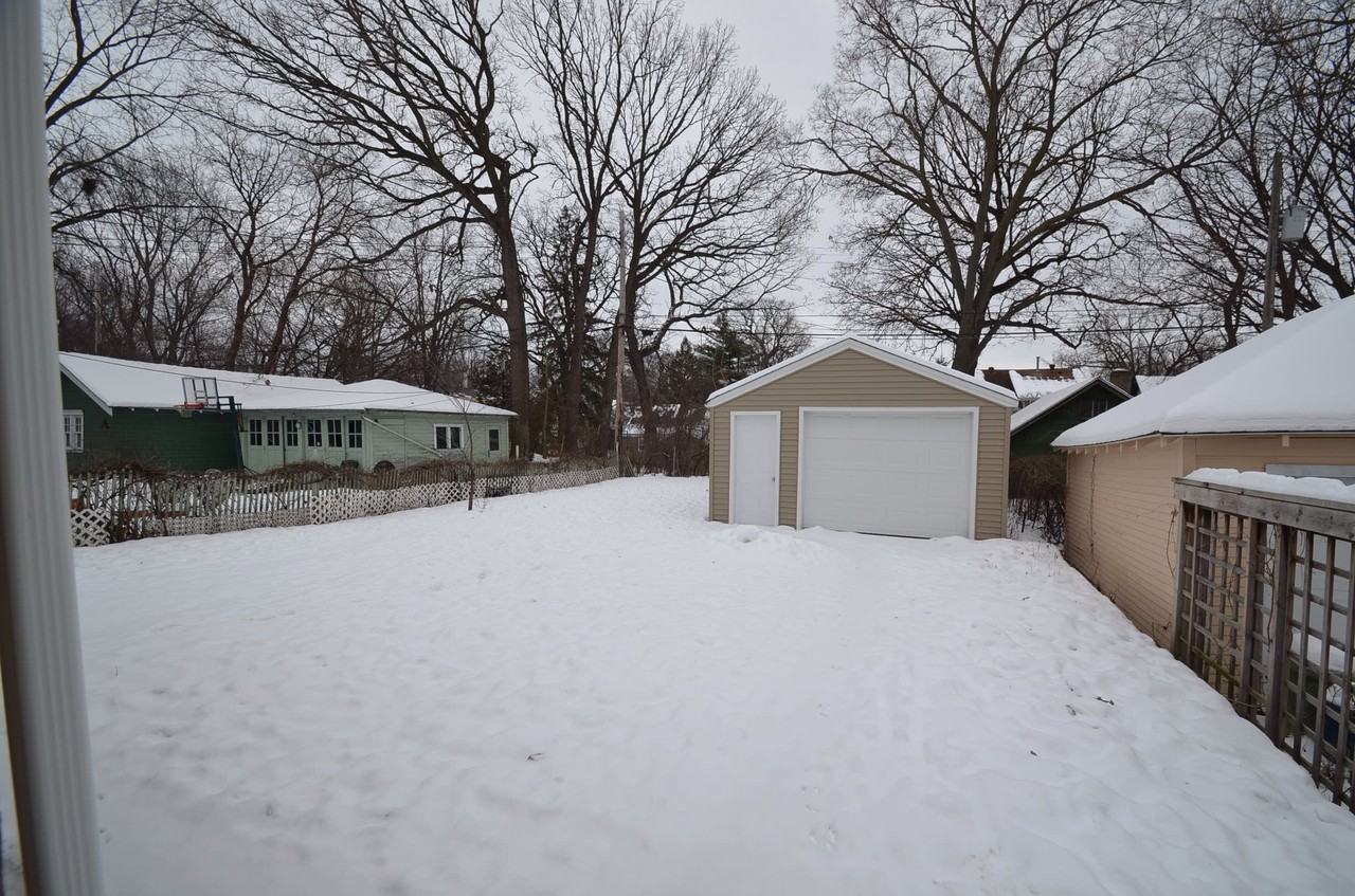 69 Melbourne Ave SE - Photo 2 of 13