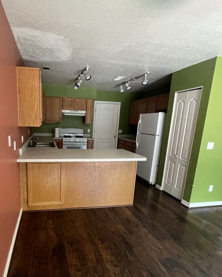 2430 S Hibiscus Ln - Photo 2 of 10