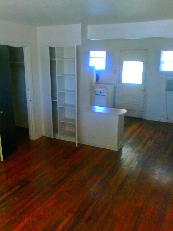 Southmore (2403) - Photo 5 of 10